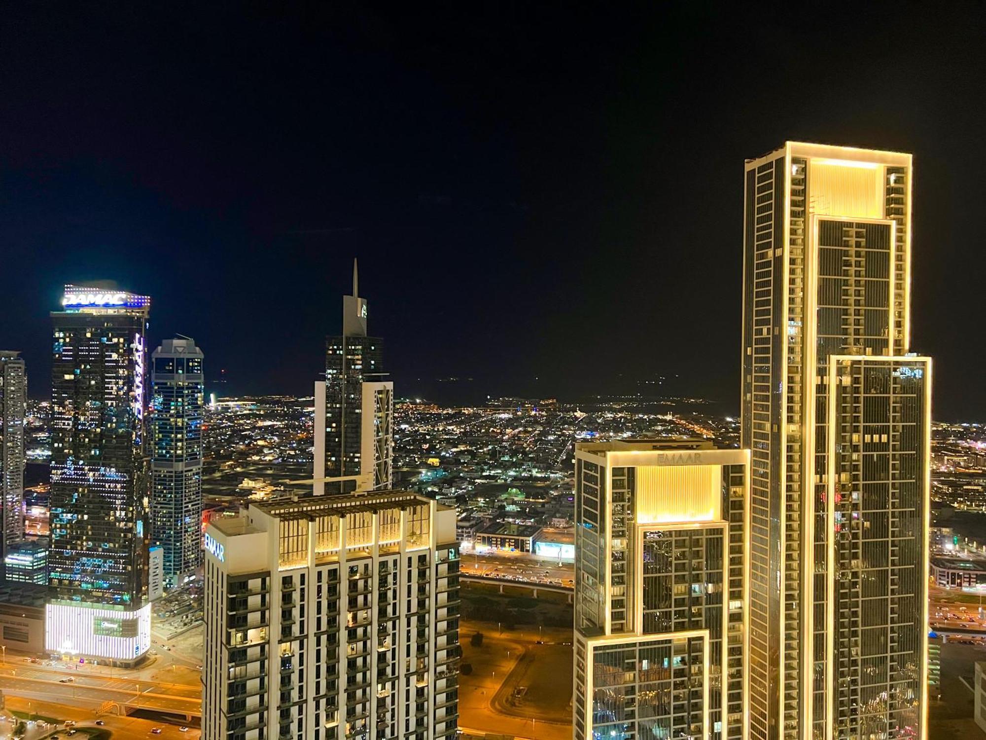 Downtown Luxury - Stunning Burj Khalifa & Sea View - 5 Minutes Walk To Dubai Mall Exterior foto