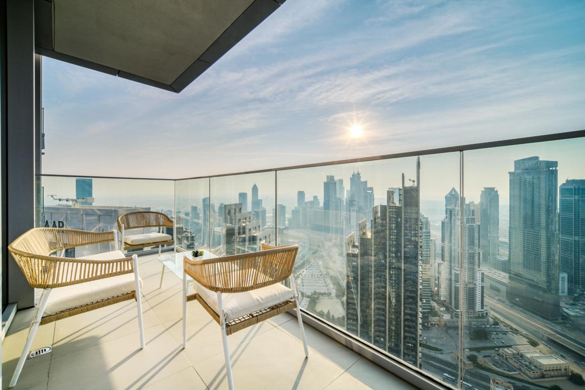 Downtown Luxury - Stunning Burj Khalifa & Sea View - 5 Minutes Walk To Dubai Mall Exterior foto