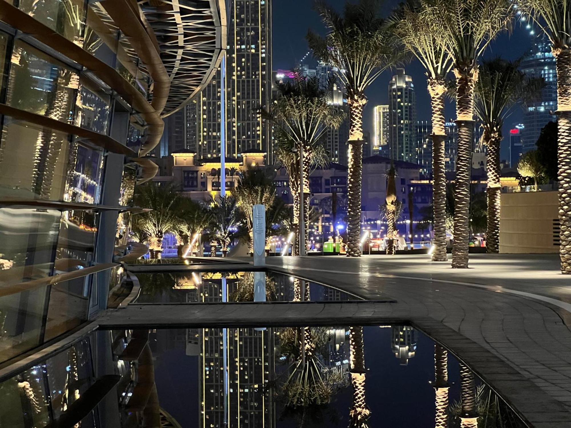 Downtown Luxury - Stunning Burj Khalifa & Sea View - 5 Minutes Walk To Dubai Mall Exterior foto